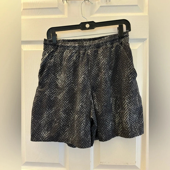 Lululemon Pace Breaker Short *9" Updated in Bleached Herringbone Multi - Picture 4 of 7